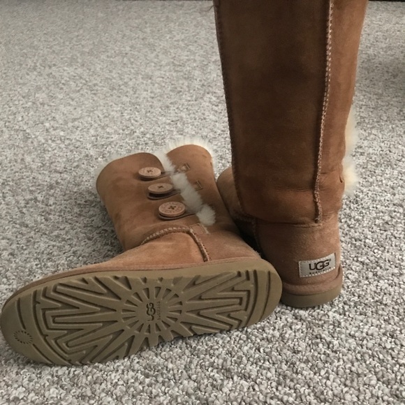 Chestnut Bailey button Tall Uggs - Picture 5 of 10